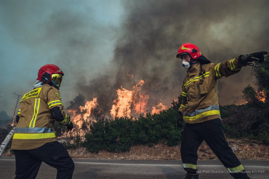 AB ülkelerinden 245 itfaiyeci yangın sezonunda Yunanistan'a gönderilecek