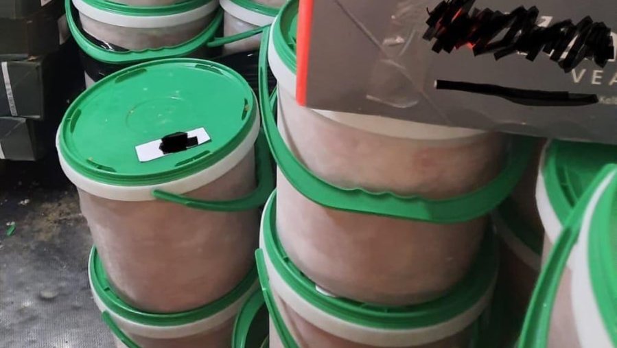 Atina tesisinde 5,3 ton tüketime uygun olmayan et ele geçirildi
